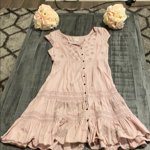 Free People Dresses & Skirts - Free people embroidered dress